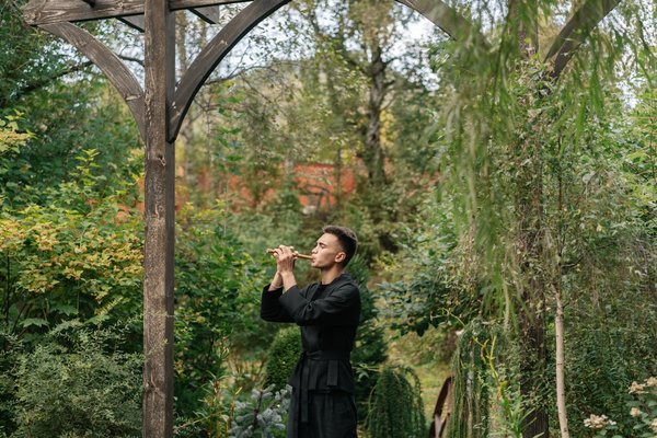 Which UK cruises offer the best experiences for learning about British folklore?